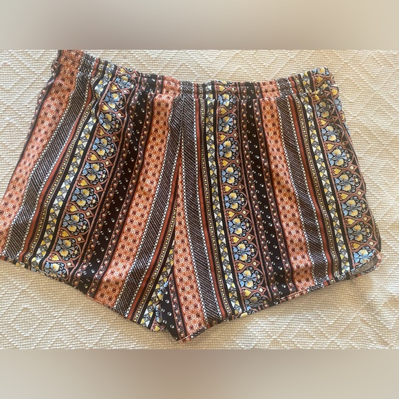 Mudd Boho Short - Picture 2 of 4